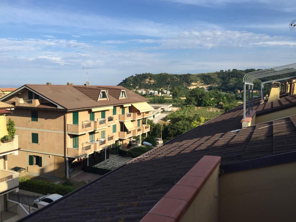 Mansarda Mare Apartment Altidona Cameră foto