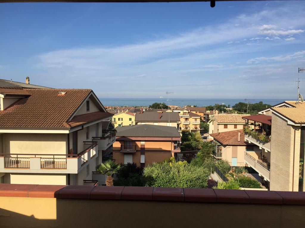 Mansarda Mare Apartment Altidona Cameră foto